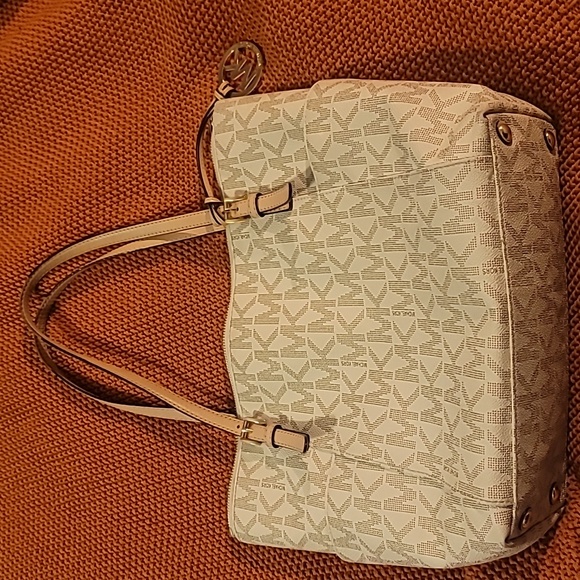 Michael Kors Handbag - Picture 4 of 4